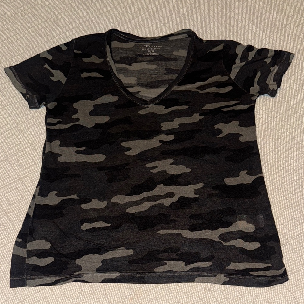 Lucky Brand Women’s Black & Gray Camo V-Neck Tee